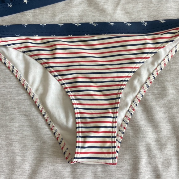 Red, white & blue Roxy bikini - Picture 2 of 8